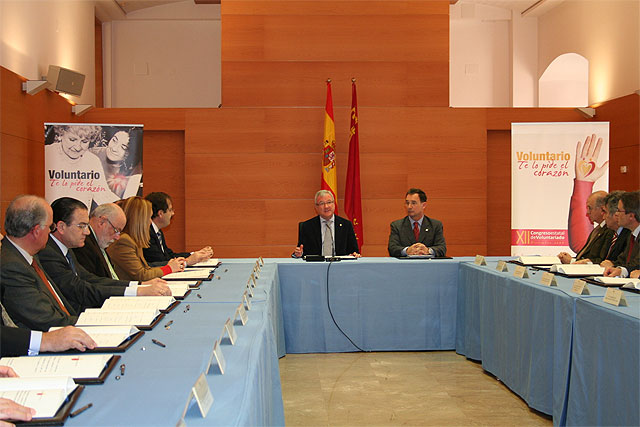 Valcárcel anima a los murcianos a “implicarse y participar” en los actos conmemorativos del Año del Voluntariado en la Región - 2, Foto 2