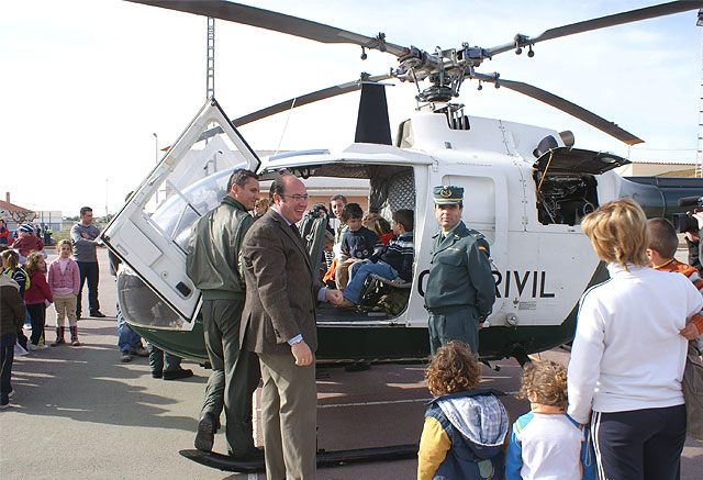 Exhibición de la Guardia Civil en el Colegio Purísima Concepción de Puerto Lumbreras - 1, Foto 1