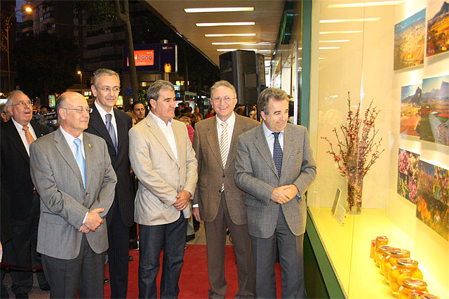 Cerdá inaugura la exposición Primavera: Floración en Cieza - 1, Foto 1