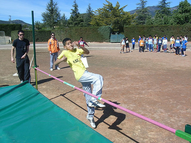 Ciento sesenta y tres escolares participaron en la Jornada de Atletismo de Deporte Escolar celebrada en el Polideportivo Municipal, Foto 2