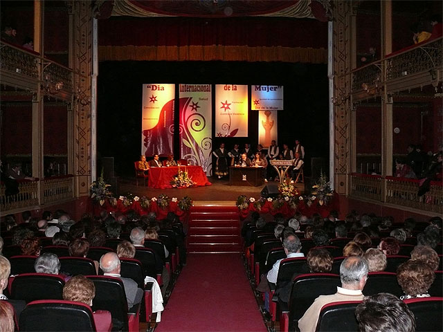 Emotivo acto de Homenaje a la Mujer Jumillana 2009 que este año es Dolores Cutillas - 2, Foto 2