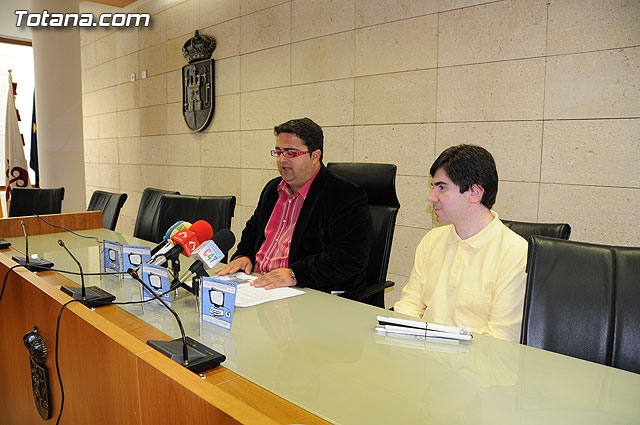 El Ayuntamiento pone en marcha el servicio de información ciudadana mediante el envío gratuito de mensajes cortos a móviles, Foto 2
