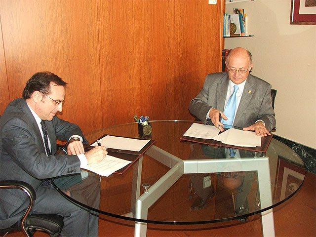 El rector de la Universidad Politécnica de Cartagena y el alcalde de Cieza firman un convenio de colaboración - 1, Foto 1
