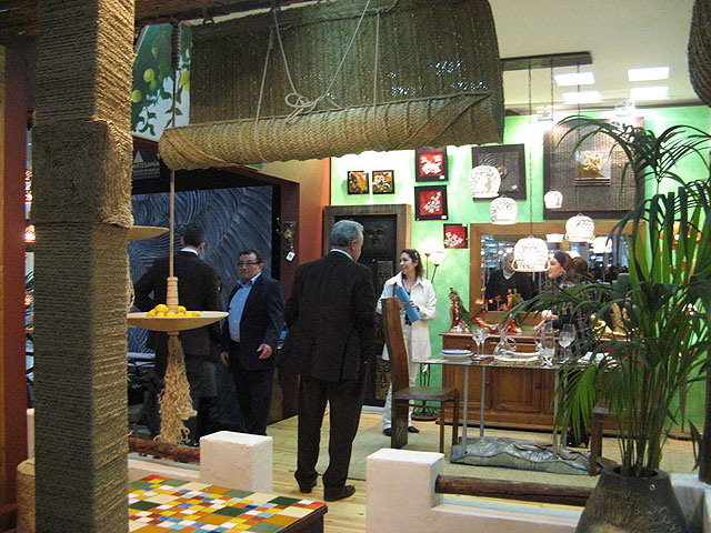 Universidades, Empresa e Investigación muestra en la Feria del Mueble de Yecla las posibilidades de la artesanía para hacer ‘hogar’ - 2, Foto 2