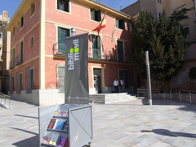 Blanca, primer municipio en recibir el Carrito de Lectura - 1, Foto 1