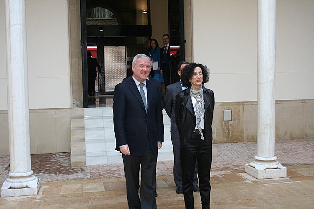 Valcárcel considera un acto “solidario y de justicia” la implicación de las administraciones con las personas dependientes - 1, Foto 1