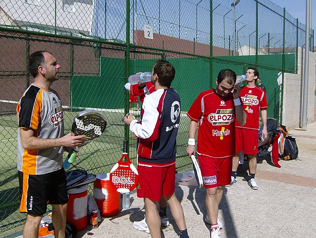 ElPozo Murcia cambia por un día el balón por las palas - 3, Foto 3