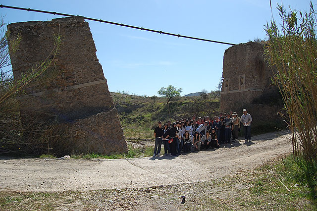 50 alumnos de secundaria del IES Ramón Arcas Meca elaboran un cuaderno de ruta sobre el antiguo recorrido del tren minero Morata - Pastrana - 2, Foto 2