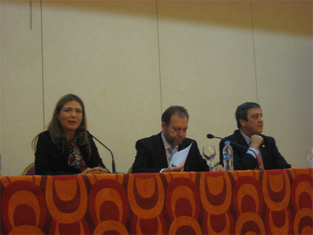 Megía: “es necesaria la unión y colabración de todas las administraciones para erradicar el absentismo escolar” - 1, Foto 1