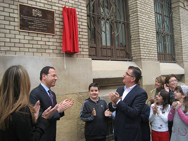 El Alcalde conmemora el centenario del colegio Cierva Peñafiel junto a sus alumnos y profesores - 1, Foto 1