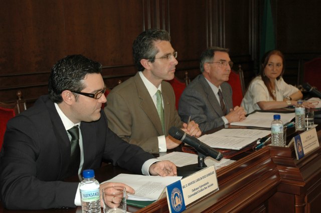 Ruiz Abellán: “El defensor del pueblo debe ser pública y privadamente intachable” - 1, Foto 1