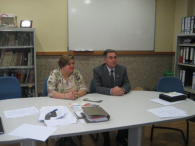 El Defensor del Pueblo en la Región define su figura a las entidades de FAMDIF - 1, Foto 1