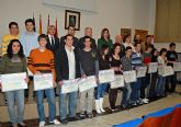 Los estudiantes ganadores de la Olimpiada de Química recibieron sus premios