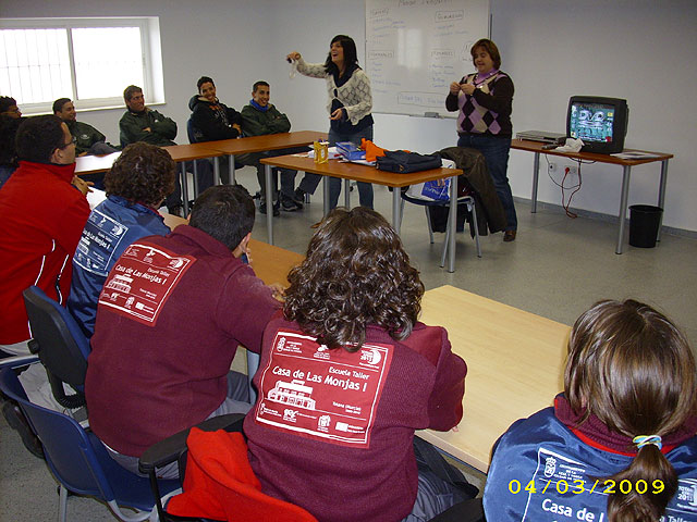 Los alumnos participantes en la Escuela Taller “Casa de las Monjas I” reciben una charla de “Prevención de VIH/SIDA..., Foto 1