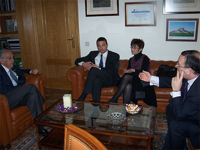IU hace un llamamiento a la ciudadanía para que participe en la manifestación del 18-M - 1, Foto 1