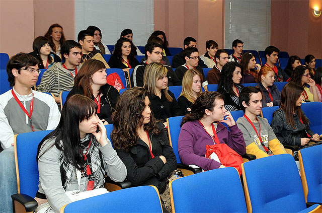 La Universidad de Murcia celebró la jornada de visitas guiadas para alumnos de Secundaria - 2, Foto 2