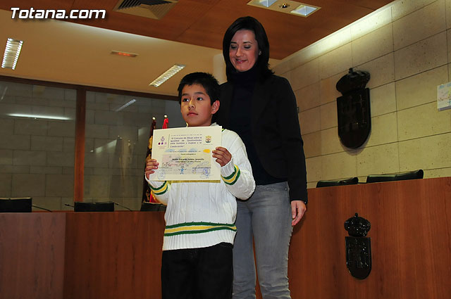 Entregan los premios del “III Concurso de Dibujo Infantil 2009 sobre Igualdad de Oportunidades y Coeducacin” - 12