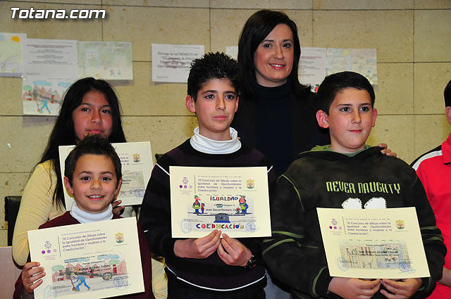 Entregan los premios del “III Concurso de Dibujo Infantil 2009 sobre Igualdad de Oportunidades y Coeducacin” - 20