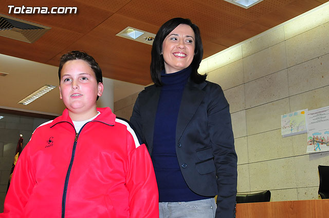 Entregan los premios del “III Concurso de Dibujo Infantil 2009 sobre Igualdad de Oportunidades y Coeducacin” - 18