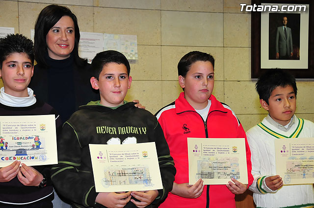 Entregan los premios del “III Concurso de Dibujo Infantil 2009 sobre Igualdad de Oportunidades y Coeducacin” - 21