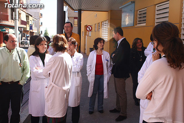 Mdicos de familia murcianos guardan cinco minutos de silencio - 5