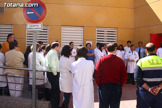 Mdicos de familia murcianos guardan cinco minutos de silencio - 9