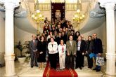 Los participantes en el Symposium sobre la escena teatral romana, de visita en el Palacio Consistorial