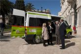 Un nuevo vehículo socio sanitario trasladará enfermos y mayores a los Centros de Día de la ciudad