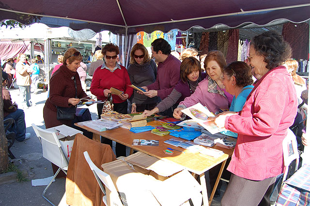 La “Semana del Consumidor” informa a los usuarios del mercado semanal torreño - 3, Foto 3