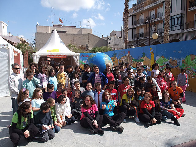 Cientos de niños y niñas de Santomera mucho más concienciados sobre el fenómeno de la inmigración gracias a la IV Plaza de las Culturas - 1, Foto 1
