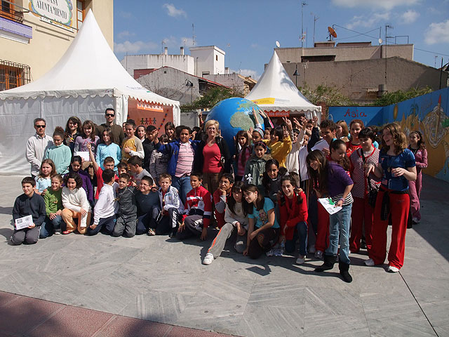 Cientos de niños y niñas de Santomera mucho más concienciados sobre el fenómeno de la inmigración gracias a la IV Plaza de las Culturas - 2, Foto 2