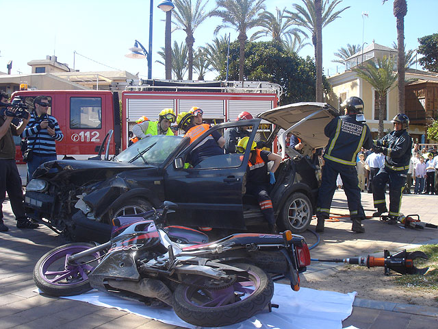 Protección Civil realiza con gran realismo dos simulacros ante centenares de personas en Santiago de la Ribera - 1, Foto 1