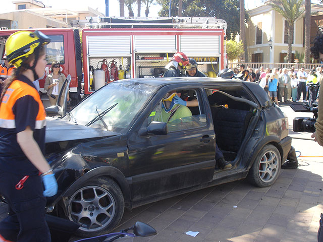 Protección Civil realiza con gran realismo dos simulacros ante centenares de personas en Santiago de la Ribera - 2, Foto 2