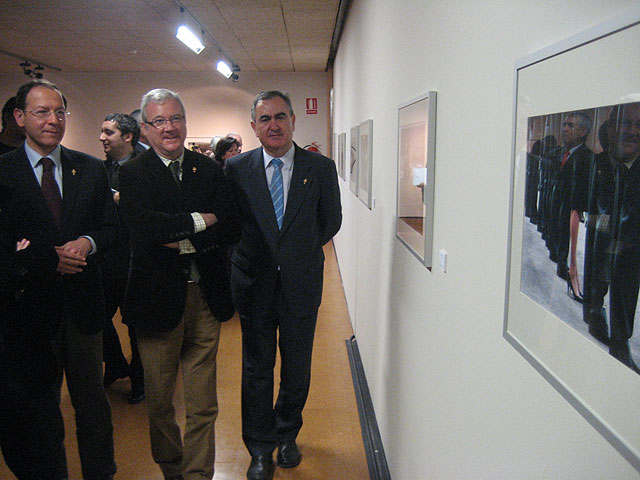 El Alcalde asiste a la inauguración de la exposición Fotoperiodismo 2008 en el Archivo General - 2, Foto 2