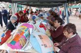Una nueva concentración de bolilleras muestra al público el arte de tejer