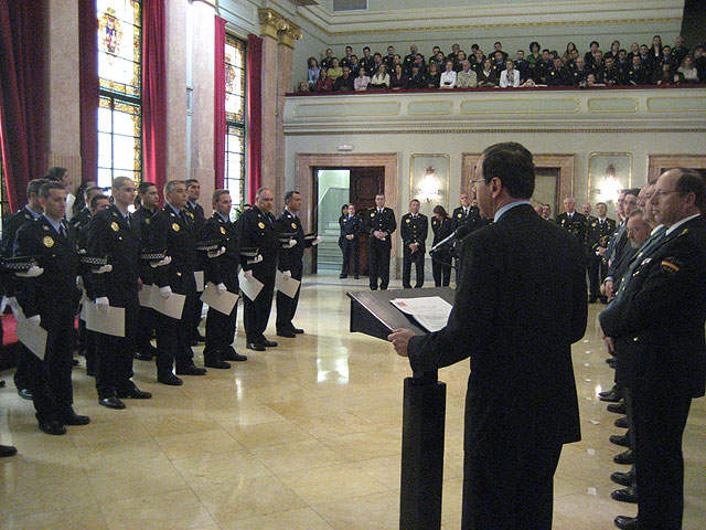 El Alcalde destaca la labor cotidiana ejercida por la Policía Local en el sevicio ciudadano - 2, Foto 2