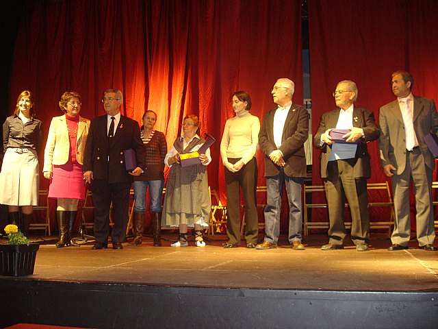 Más de 300 personas mayores participan en San Javier en la Muestra de Corales, Rondallas y Bailes Regionales - 2, Foto 2