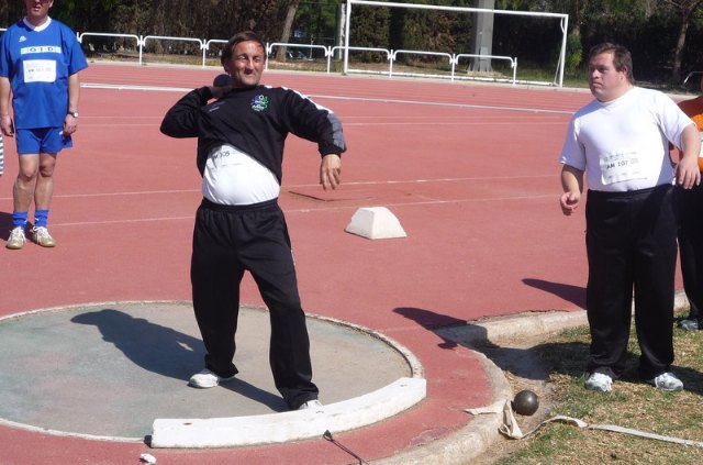 The athlete Occupational Center "Jos Moya, Mari Carmen Robles, became the triple gold medalist at the Regional Championships in Athletics, Foto 5