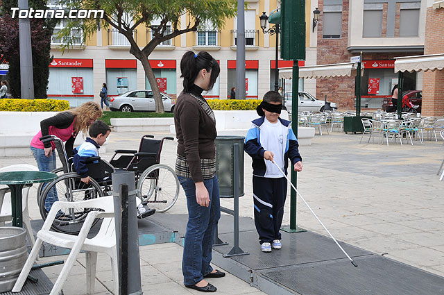 El alcalde anuncia que durante este año se va a invertir casi un milln de euros en obras pblicas sin barreras arquitectnicas - 2