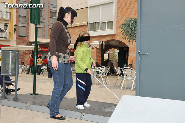 El alcalde anuncia que durante este año se va a invertir casi un milln de euros en obras pblicas sin barreras arquitectnicas - 11