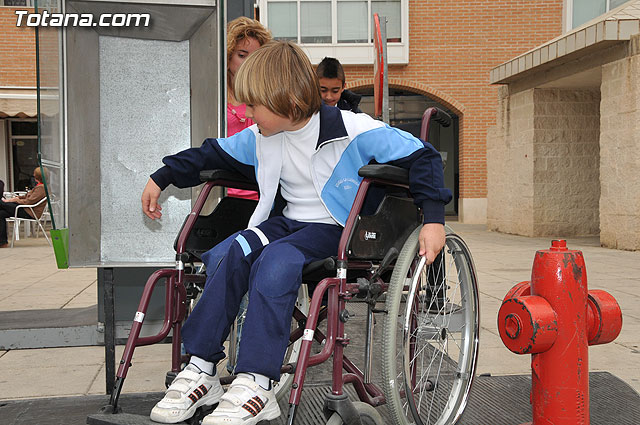 El alcalde anuncia que durante este año se va a invertir casi un milln de euros en obras pblicas sin barreras arquitectnicas - 12