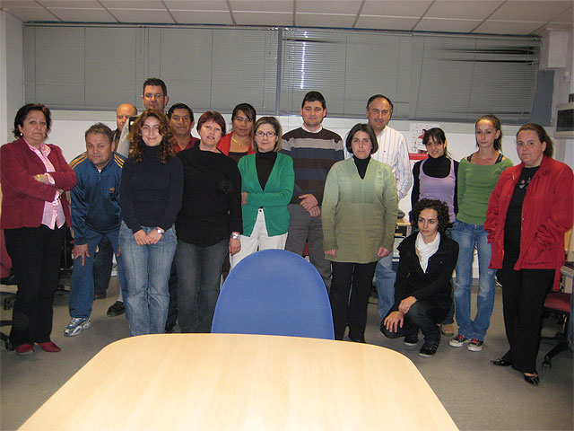 It inaugurated the course "Introduction to computers" for 50 hours, Foto 3