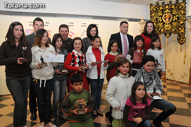Entregan los premios del III concurso de dibujo y redacción y I concurso de Semana Santa en plastilina - 1, Foto 1