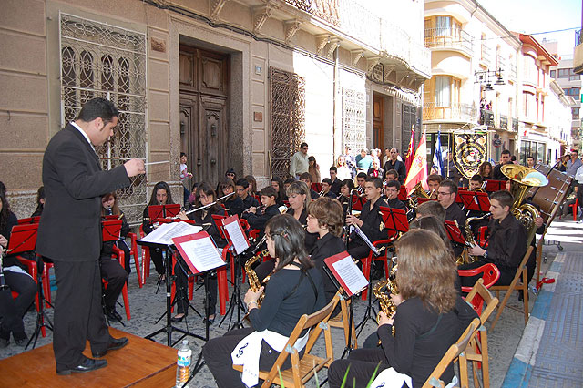 La música de Semana Santa sonó en la puerta del ayuntamiento - 1, Foto 1