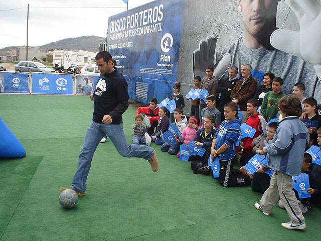 Cartagena acoge la campaña de Plan para parar la pobreza infantil - 5