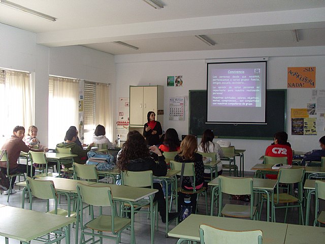 Cerca de  600 alumnos de secundaria se benefician del “Taller de resolución de conflictos”, Foto 2