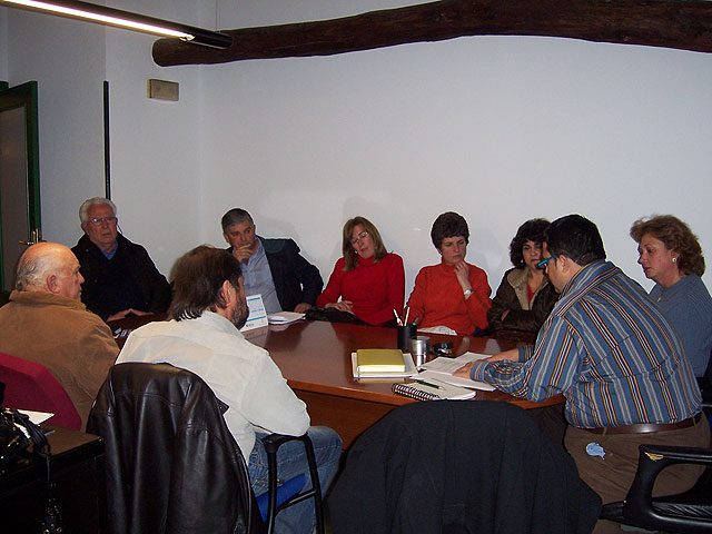 El concejal de Relaciones Vecinales reactiva la participación de los vecinos de las viviendas sociales del barrio “El Parral”, Foto 1