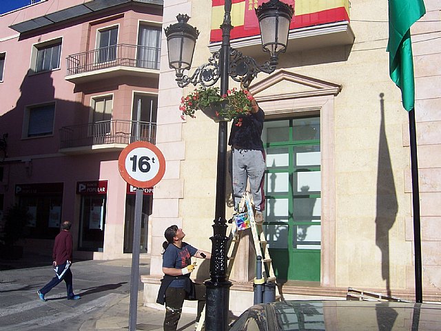 El ayuntamiento pone a punto las principales calles y plazas del casco urbano, Foto 4