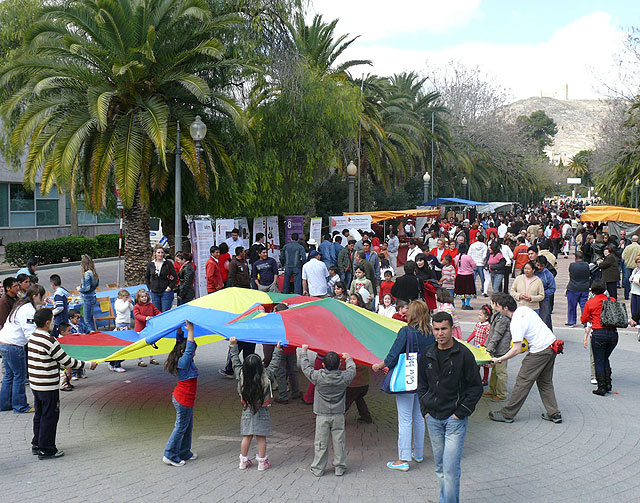 Cientos de personas participaron y asistieron al II Encuentro Intercultural celebrado en Jumilla - 2, Foto 2