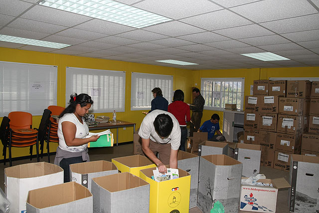 Los voluntarios ambientales recogieron ms de 2 toneladas de libros y material escolar durante la segunda campaña del Proyecto Libro, Foto 1